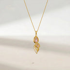 Collier Élégance Florale Doré – Pierre Rose & Détails Brillants